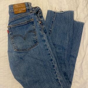 Levi Wedgie Straight